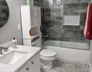2450 Ashdale Dr - Photo Thumbnail 15