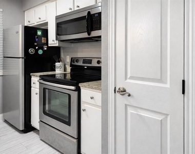 2450 Ashdale Dr - Photo Thumbnail 7