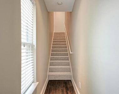 1014 E 14th St - Photo Thumbnail 21