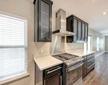 1014 E 14th St - Photo Thumbnail 9