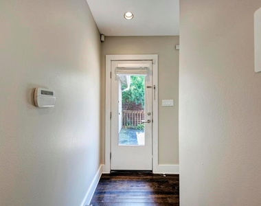 1014 E 14th St - Photo Thumbnail 19