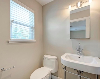 1014 E 14th St - Photo Thumbnail 24
