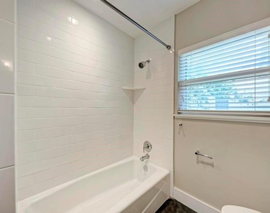 1014 E 14th St - Photo Thumbnail 18