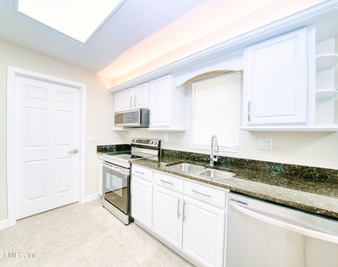 2517 Palm Avenue - Photo Thumbnail 5