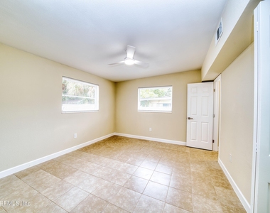 2517 Palm Avenue - Photo Thumbnail 8