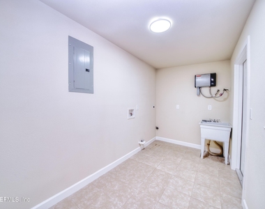 2517 Palm Avenue - Photo Thumbnail 35