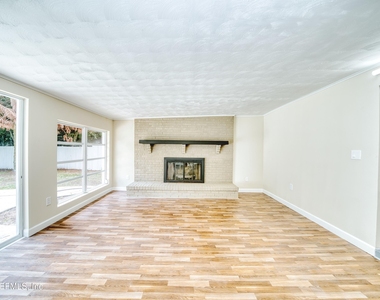 2517 Palm Avenue - Photo Thumbnail 17