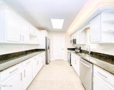 2517 Palm Avenue - Photo Thumbnail 4