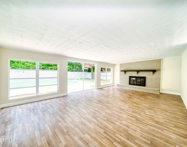 2517 Palm Avenue - Photo Thumbnail 15