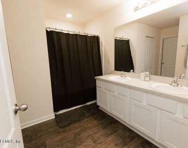 2170 Englewood Court - Photo Thumbnail 7