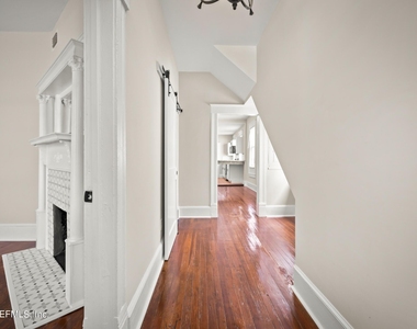 1832 Walnut Street - Photo Thumbnail 9