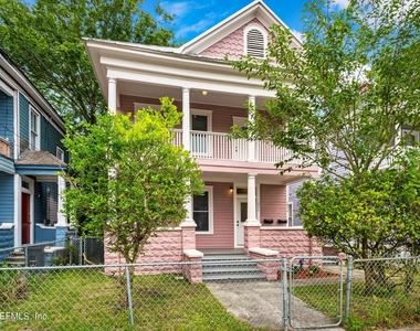 1832 Walnut Street - Photo Thumbnail 4
