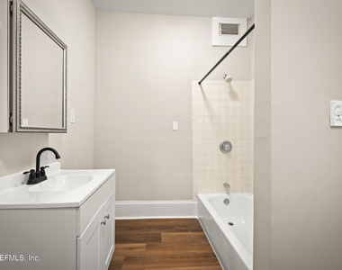 1832 Walnut Street - Photo Thumbnail 28