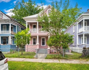 1832 Walnut Street - Photo Thumbnail 2