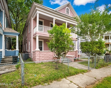 1832 Walnut Street - Photo Thumbnail 3