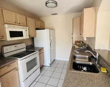 7800 Point Meadows Drive - Photo Thumbnail 5