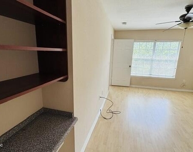 7800 Point Meadows Drive - Photo Thumbnail 7
