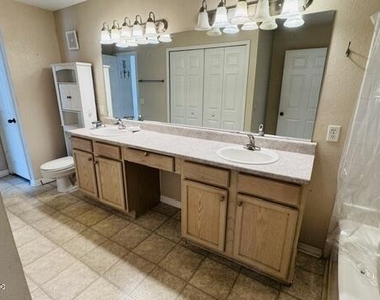 7800 Point Meadows Drive - Photo Thumbnail 12