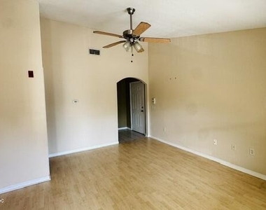7800 Point Meadows Drive - Photo Thumbnail 14