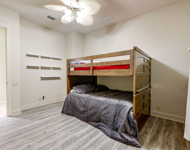 5549 Steamboat Road - Photo Thumbnail 44