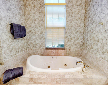 5549 Steamboat Road - Photo Thumbnail 33