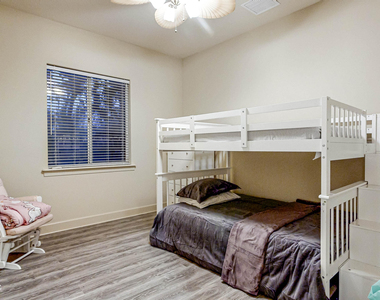 5549 Steamboat Road - Photo Thumbnail 48