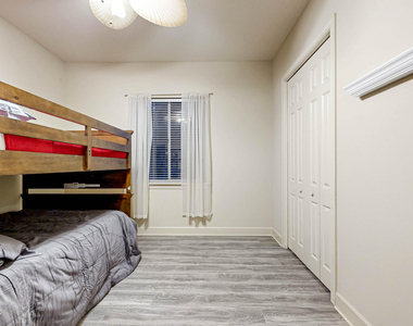 5549 Steamboat Road - Photo Thumbnail 45