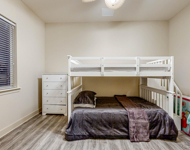 5549 Steamboat Road - Photo Thumbnail 49