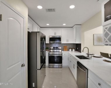 181 Aruba Lane - Photo Thumbnail 9