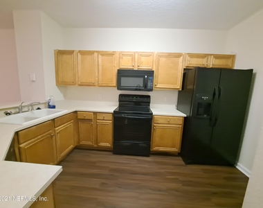 3750 Silver Bluff Boulevard - Photo Thumbnail 2