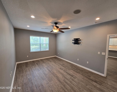 180 Thornloe Drive - Photo Thumbnail 16