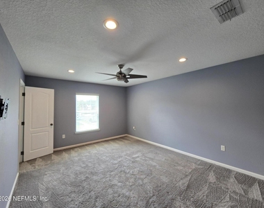 180 Thornloe Drive - Photo Thumbnail 34