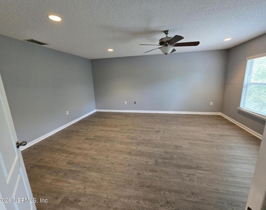180 Thornloe Drive - Photo Thumbnail 25