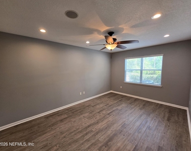 180 Thornloe Drive - Photo Thumbnail 14