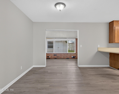 5503 Boeing Drive - Photo Thumbnail 23