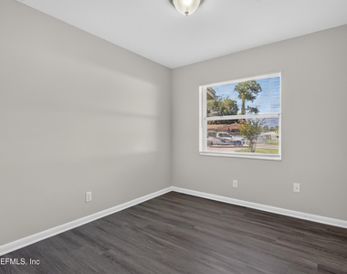 5503 Boeing Drive - Photo Thumbnail 21