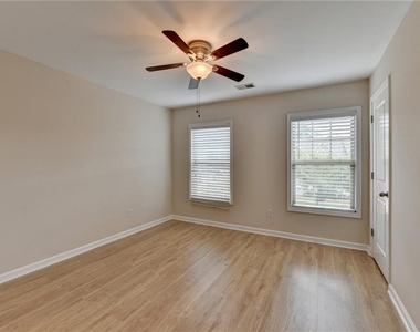 2152 Greencrest Circle - Photo Thumbnail 41