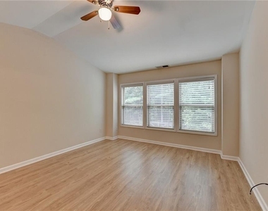 2152 Greencrest Circle - Photo Thumbnail 30