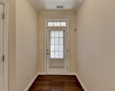 2152 Greencrest Circle - Photo Thumbnail 5