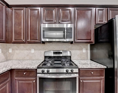 2152 Greencrest Circle - Photo Thumbnail 17