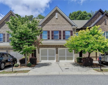 2152 Greencrest Circle - Photo Thumbnail 1
