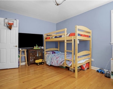 7651 W Addison Street - Photo Thumbnail 7