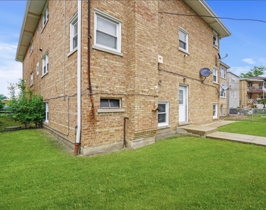 7651 W Addison Street - Photo Thumbnail 10