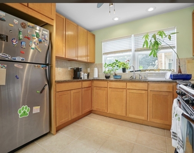 7651 W Addison Street - Photo Thumbnail 4