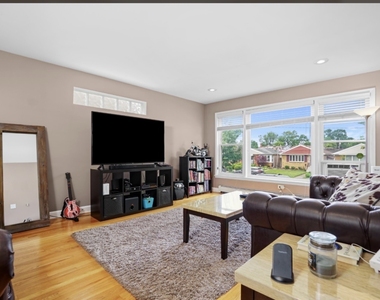 7651 W Addison Street - Photo Thumbnail 1