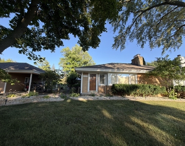 37235 N Hillside Drive - Photo Thumbnail 1