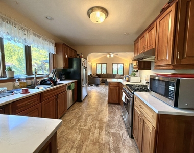 37235 N Hillside Drive - Photo Thumbnail 5