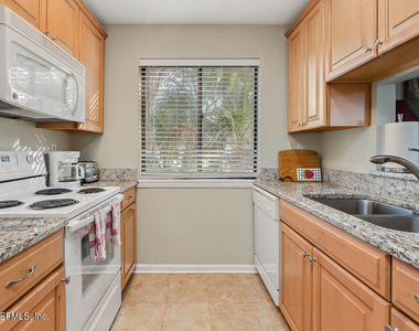 741 Spinnakers Reach Drive - Photo Thumbnail 5