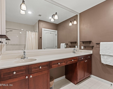945 Registry Boulevard - Photo Thumbnail 5