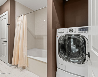 945 Registry Boulevard - Photo Thumbnail 6